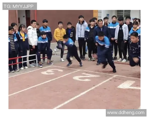 街头足球秀模仿明星球技挑战展现个人风采与激情