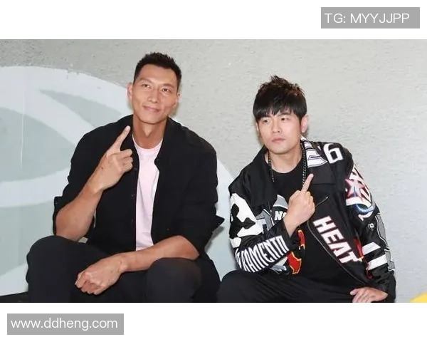 足球明星与周杰伦同框合影展现音乐与体育的完美融合 足球明星与周杰伦同框合影展现音乐与体育的完美融合