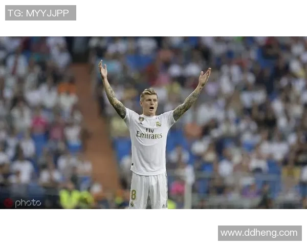 足球明星克罗斯的纹身故事与背后的意义解析