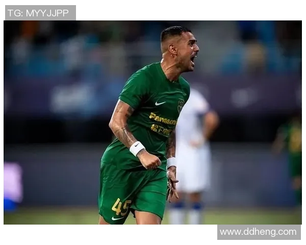 足球明星重返赛场引发热议复出消息震撼球迷期待新表现